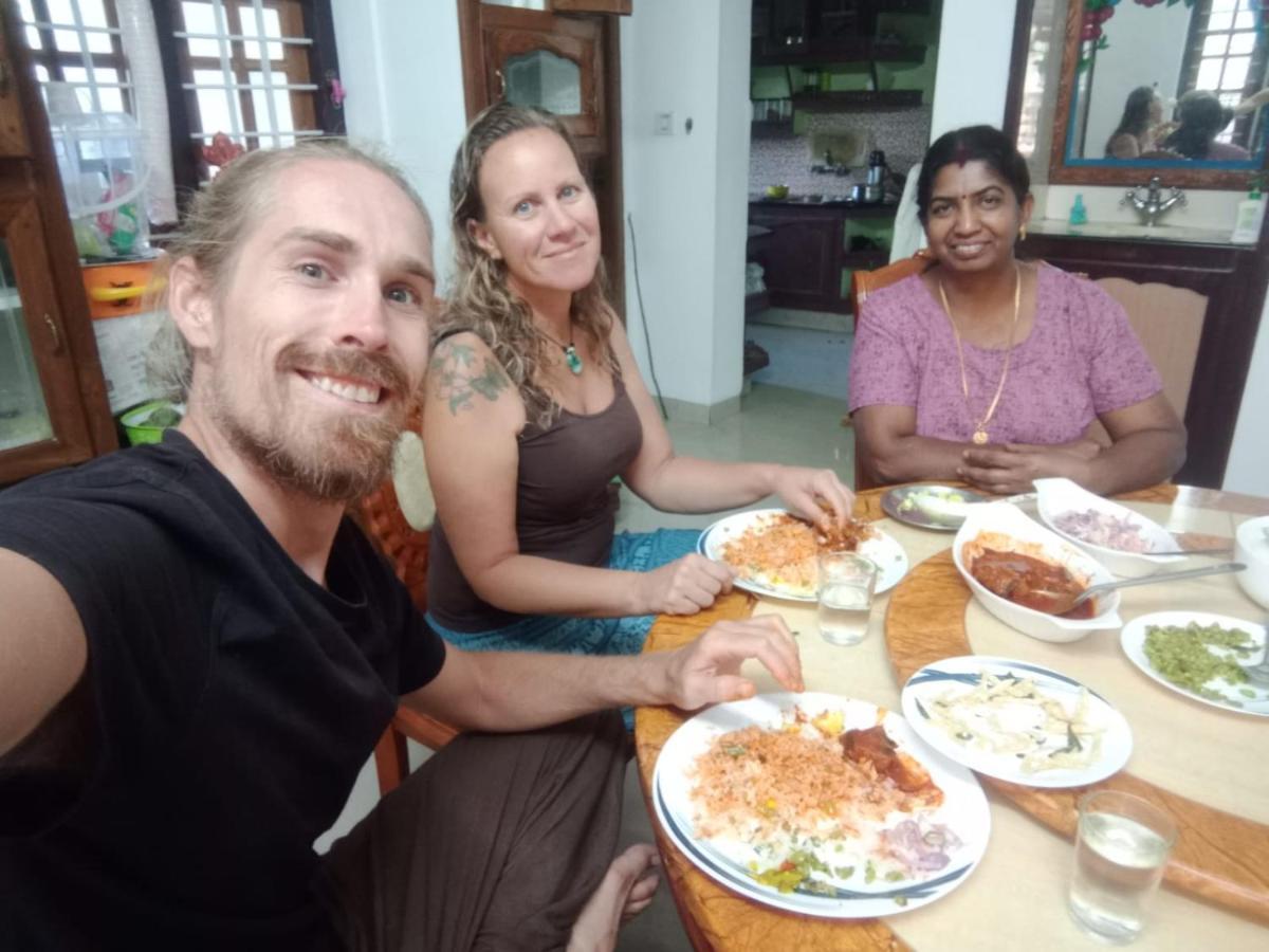 Pkn Homestay Kumily Thekkady Bagian luar foto
