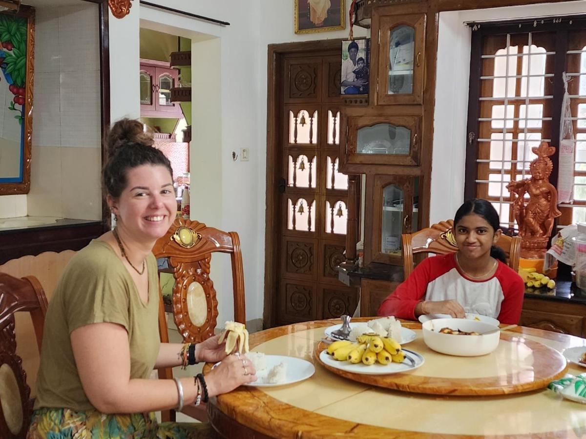 Pkn Homestay Kumily Thekkady Bagian luar foto
